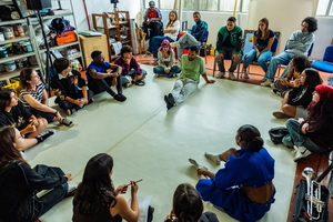 Conversa após a sessão de improvisação do espetáculo Cidade à volta da cidade resize