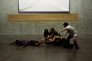 Improvisação para o espetáculo Projeto Ave resize